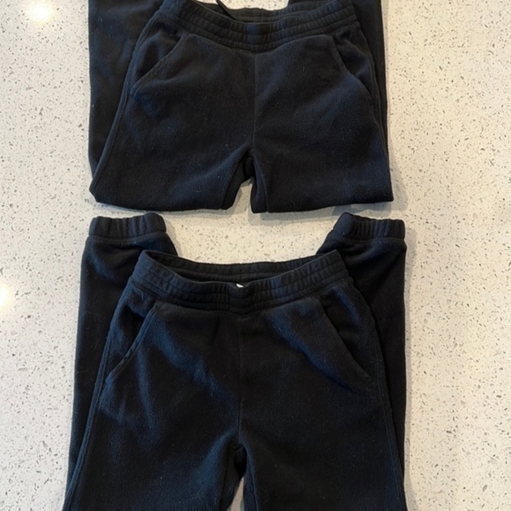 (2) Pairs of Old Navy Boys Black Sweatpants Size M (8)